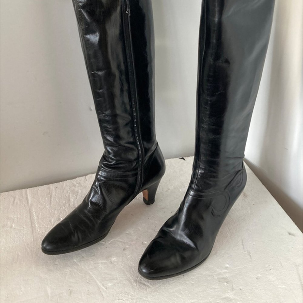 Salvadore Ferragamo 90's style boots